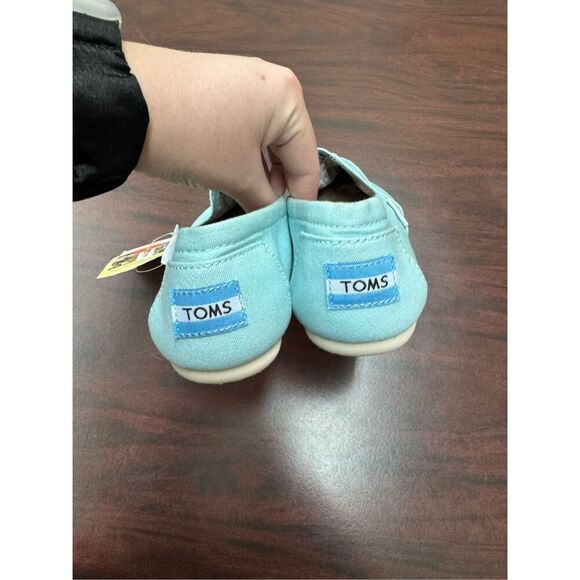 NWT Toms Classic Slip Ons in Canal Blue Size 6 - Picture 2 of 6
